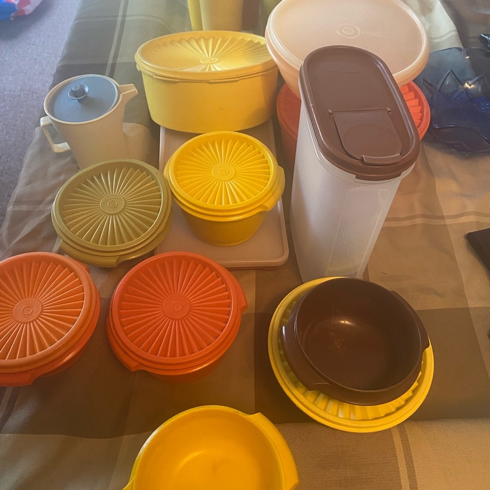 Set of Tupperware